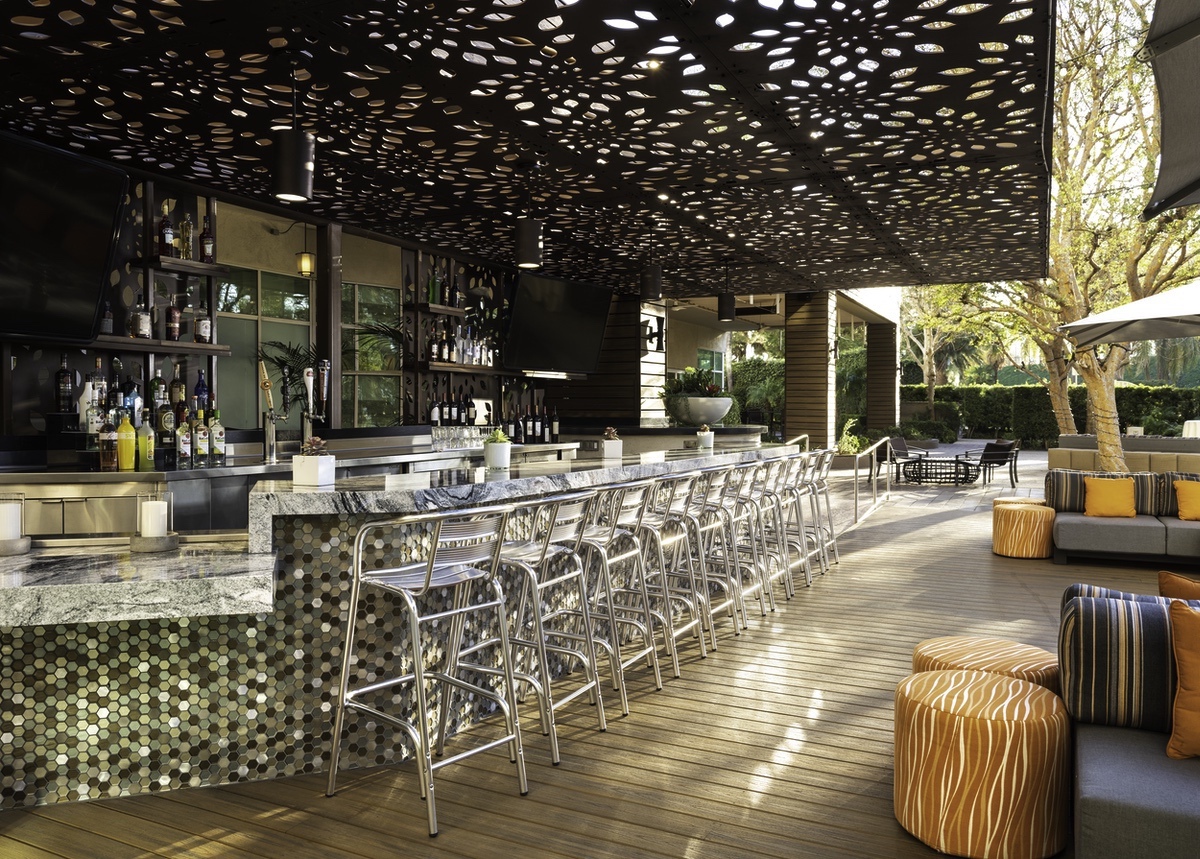 Marriott-2021-Woodland Hills Marriott outdoor lounge patio area 17(1)
